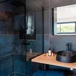 Signature Luxury & Exclusive Seaside Getaway