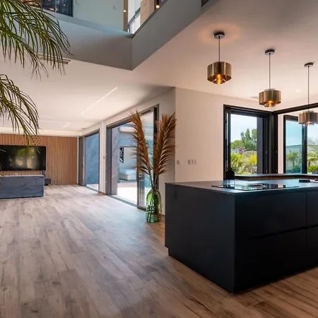 Βίλα Signature Luxury & Exclusive Seaside Getaway