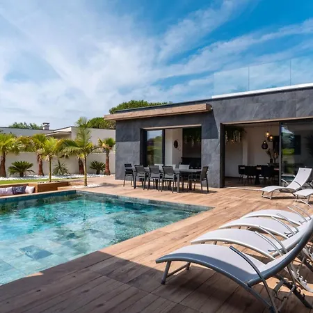 Villa Signature Luxury & Exclusive Seaside Getaway