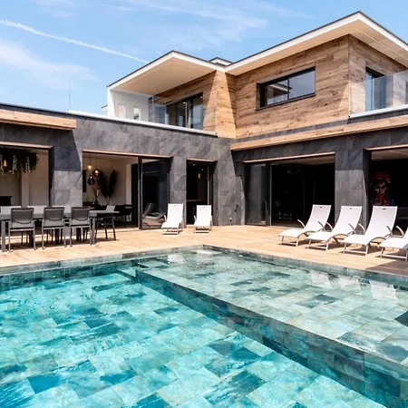 Signature Luxury & Exclusive Seaside Getaway Villa Le Grau-dʼAgde