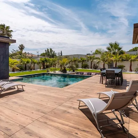 Signature Luxury & Exclusive Seaside Getaway
