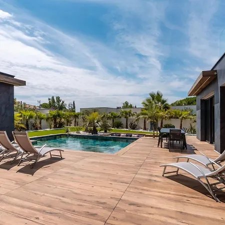 Villa Signature Luxury & Exclusive Seaside Getaway