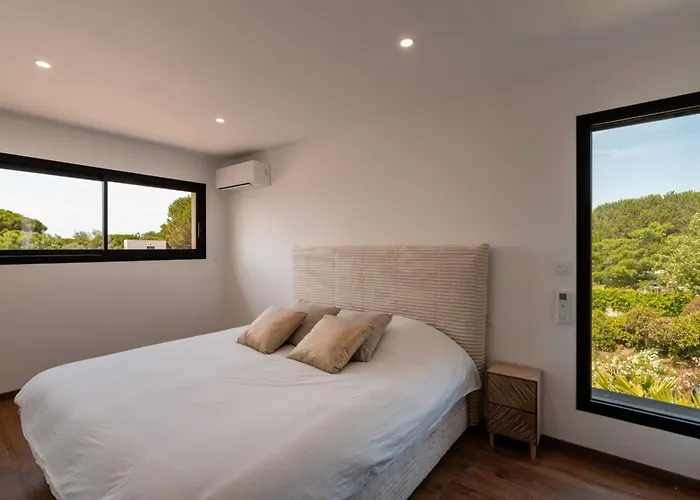 Signature Lujo Y Piscina De Bali Villa Le Grau d'Agde